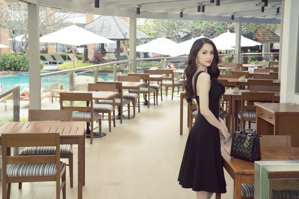 Vừa có mặt tham dự Hoa hậu Chuyển giới Quốc tế, Hương Giang đã xuất hiện nổi bật trên báo Thái Vừa có mặt tham dự Hoa hậu Chuyển giới Quốc tế, Hương Giang đã xuất hiện nổi bật trên báo Thái